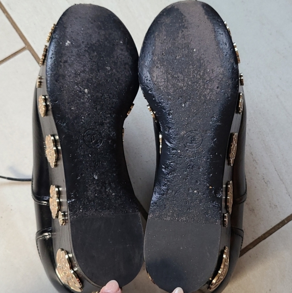CHANEL Lace Up Oxford Camelia Wedges - Picture 10 of 16